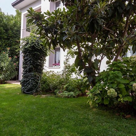 Appartamento Con Giardino Le Querce Sistiana Eksteriør bilde